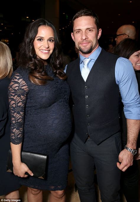 Melissa Fumero Welcomes Son Enzo with Husband David。